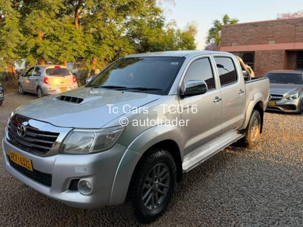 2014 - Toyota  Hilux