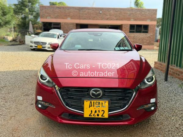 2017 - Mazda  axela