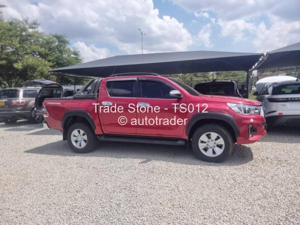 2019 - Toyota  Hilux