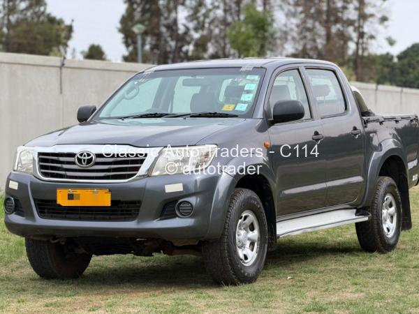 2013 - Toyota  Hilux