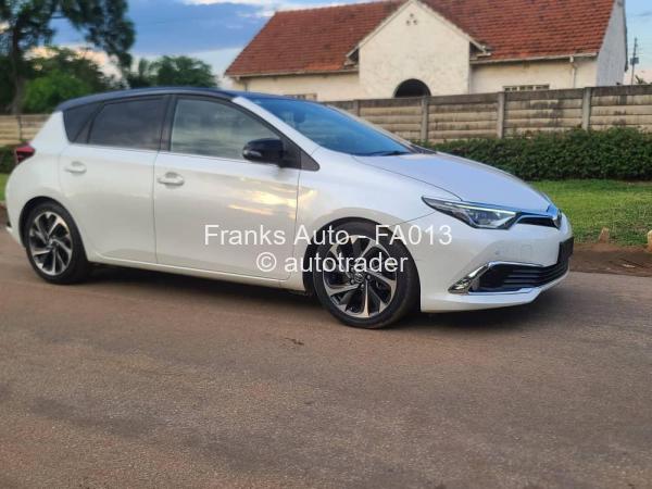 2016 - Toyota  Auris