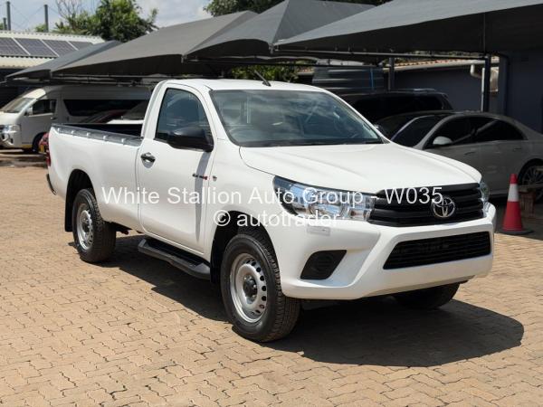 2025 - Toyota  Hilux