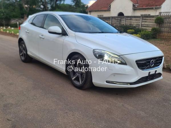 2016 - Volvo  V40