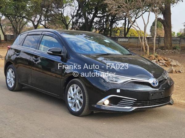 2015 - Toyota  Auris