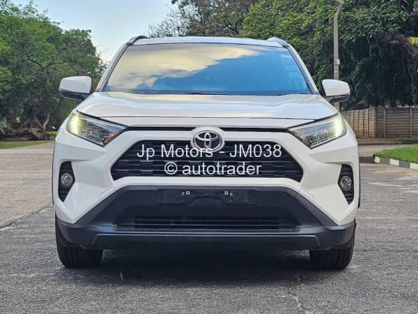 2021 - Toyota  RAV4