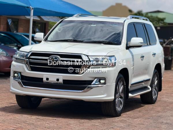 2020 - Toyota  Land Cruiser