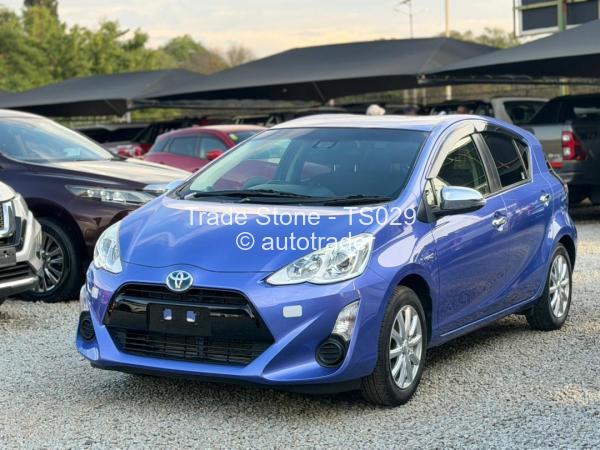 2016 - Toyota  Aqua