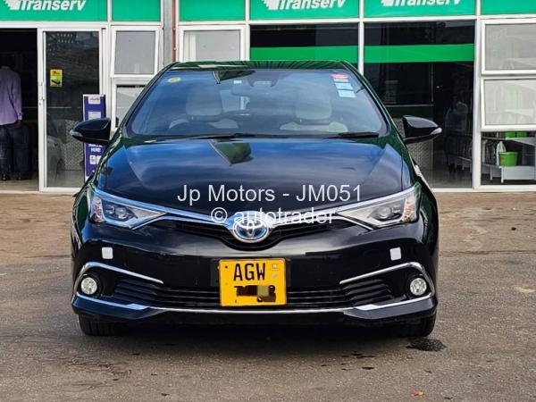 2016 - Toyota  Auris