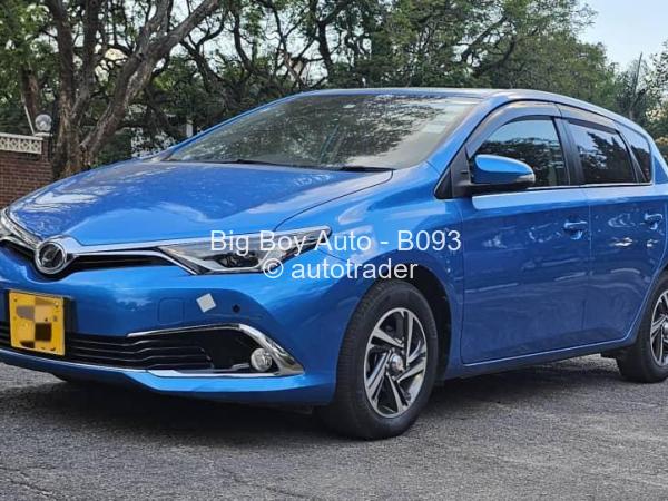 2017 - Toyota  Auris