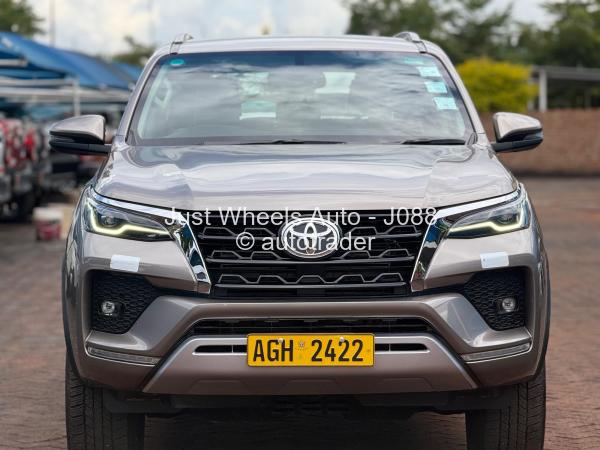 2023 - Toyota  Fortuner