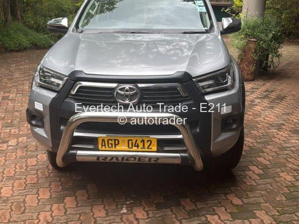 2023 - Toyota  Hilux