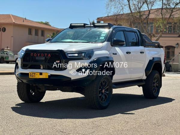 2017 - Toyota  Hilux