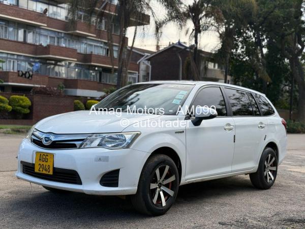 2014 - Toyota  Fielder