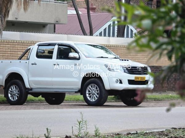 2014 - Toyota  Hilux