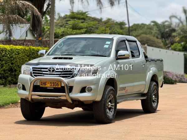 2013 - Toyota  Hilux