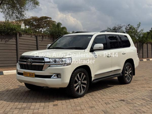 2018 - Toyota  Land Cruiser
