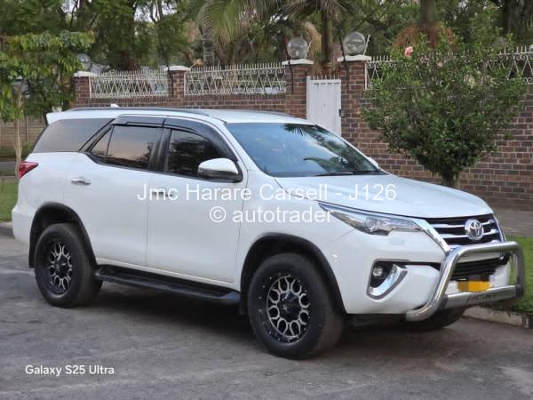 2019 - Toyota  Fortuner
