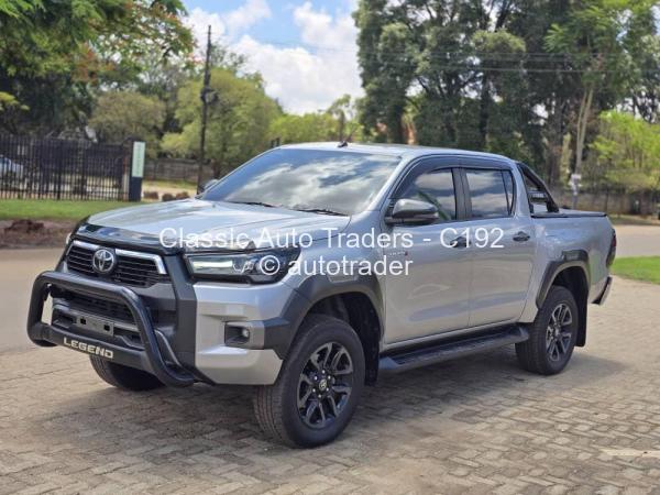 2022 - Toyota  Hilux