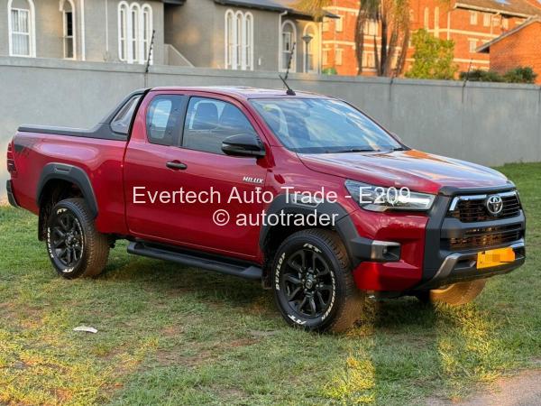 2025 - Toyota  Hilux