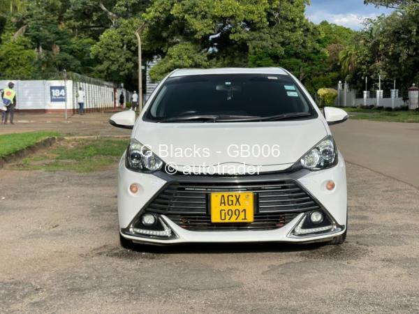 2015 - Toyota  Aqua