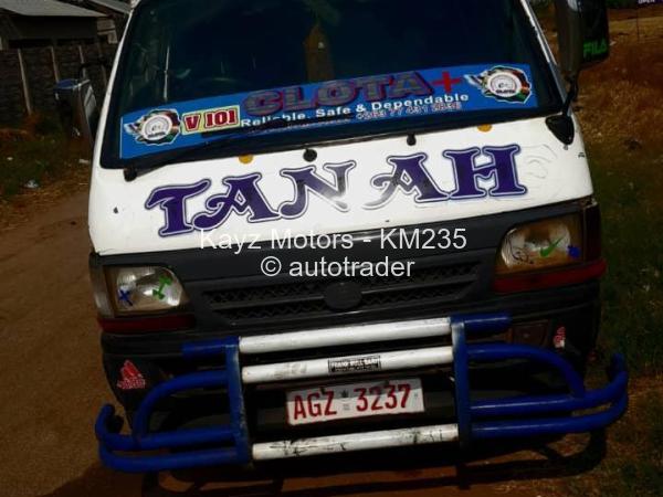 2002 - Toyota  Hiace