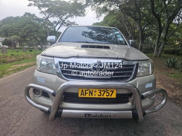 2012 - Toyota  Hilux