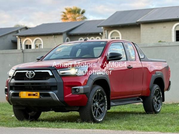 2025 - Toyota  Hilux
