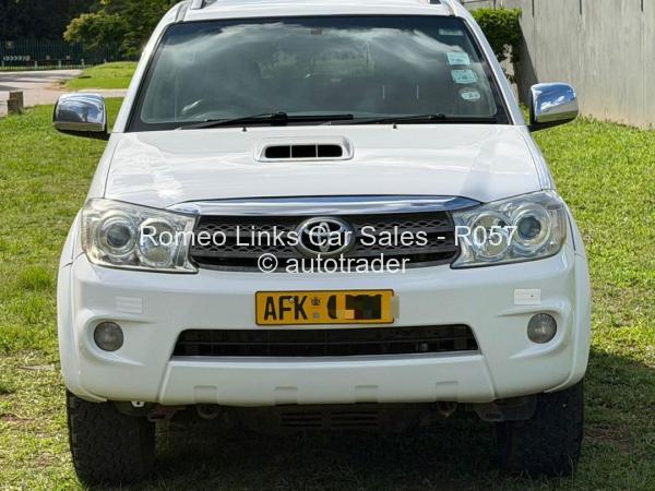 2010 - Toyota  Fortuner