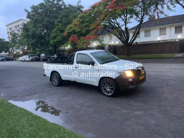 2017 - Toyota  Hilux