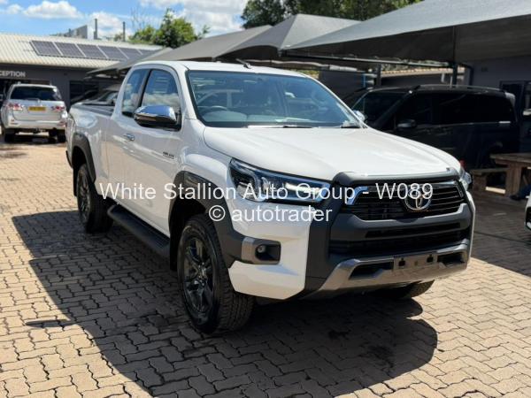 2025 - Toyota  Hilux