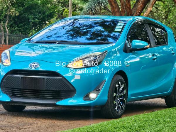 2017 - Toyota  Aqua