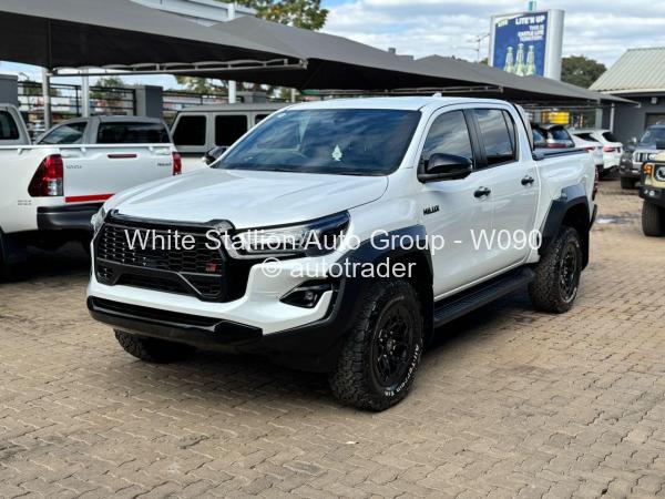 2024 - Toyota  Hilux