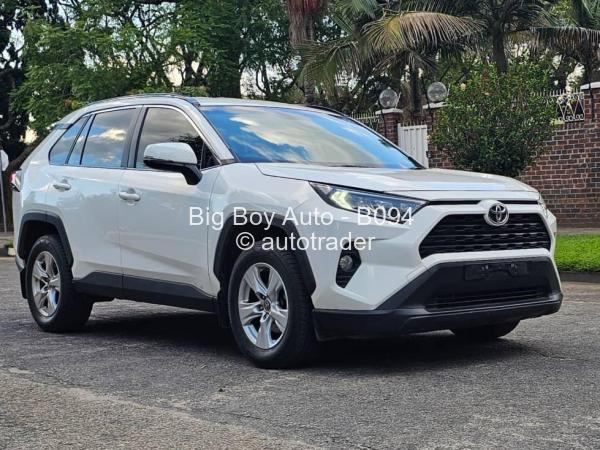 2021 - Toyota  RAV4