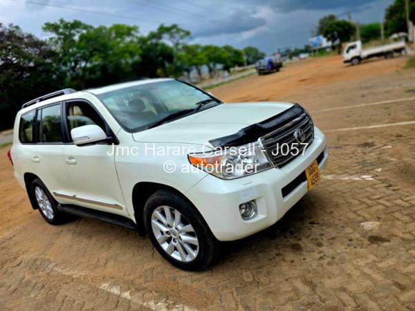 2015 - Toyota  Land Cruiser 200