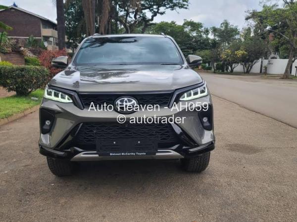 2025 - Toyota  Fortuner