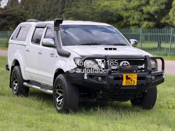 2011 - Toyota  Hilux