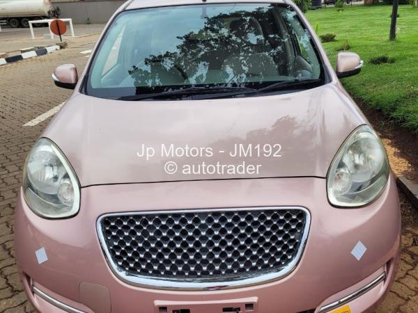 2016 - Nissan  March