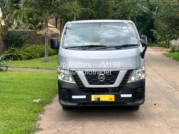 2015 - Nissan  NV350