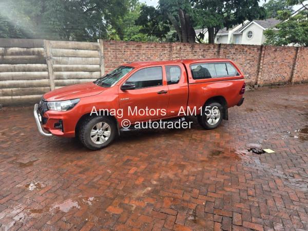 2019 - Toyota  Hilux