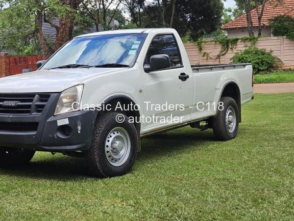 2011 - Isuzu  Kb
