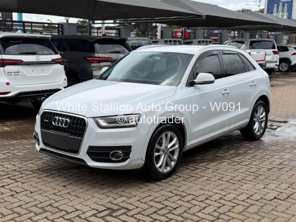 2013 - Audi  Q3
