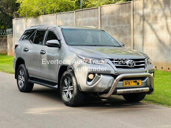 2019 - Toyota  Fortuner