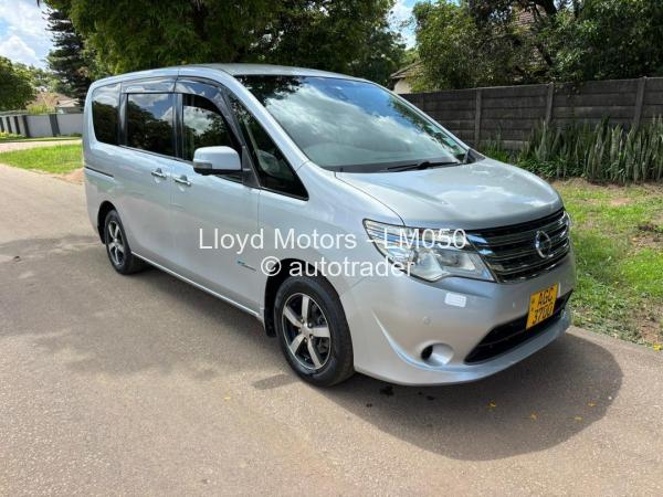 2013 - Nissan  Serena