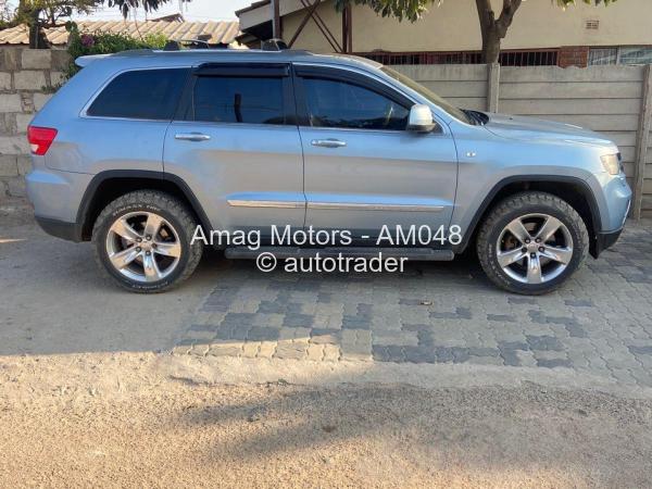 2012 - Jeep  Cherokee