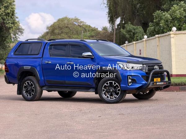 2020 - Toyota  Hilux