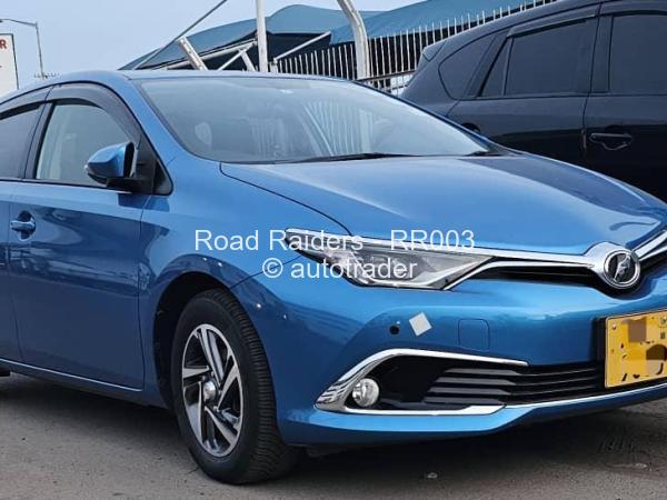 2017 - Toyota  Auris