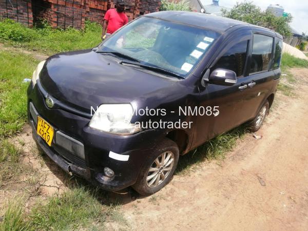 2006 - Toyota  Sienta