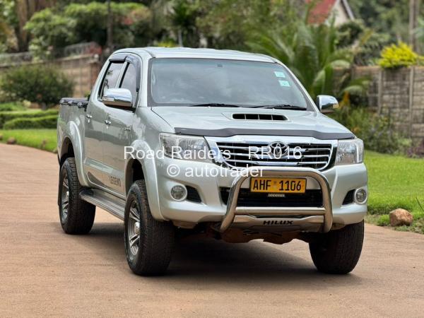 2013 - Toyota  Hilux D4D