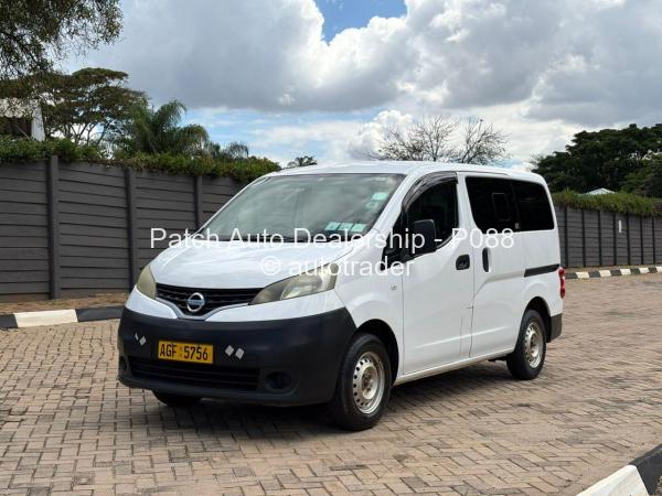 2014 - Nissan  NV200