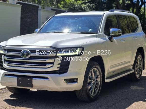 2023 - Toyota  Land Cruiser 300